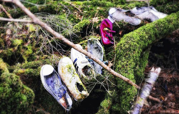 Nhiều câu chuyện kể lại, rừng Aokigahara là nơi sống của những linh hồn người chết yểu hoặc bị đột tử.