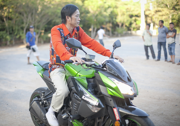 Mặc dù bận rộn với nhiều công việc, Hoài Linh vẫn tham gia một bộ phim chiếu Tết.