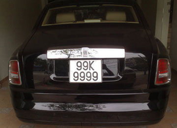 Riêng ở thị trường Việt Nam đã có ít nhất 5 chiếc Rolls-Royce Phantom Rồng trong tổng số 33 chiếc trên toàn thế giới.
