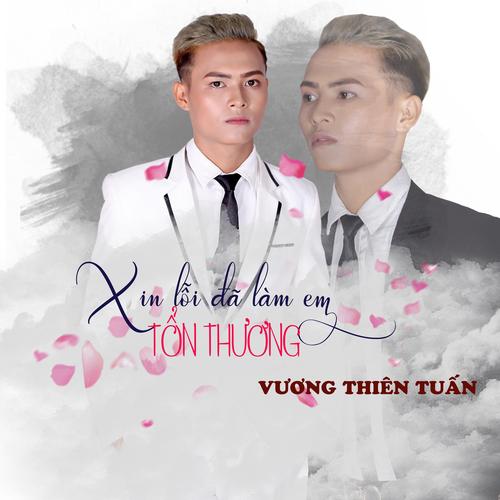Toàn bộ nội thất được trang trí bằng đèn neon, hệ thống màn hình Led nhiều màu sắc, gương và đá bao quanh tường.