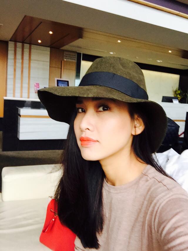 Người đẹp Dương Mỹ Linh ngày càng rạng người. Từ khi công khai ối hệ tình cảm với Bằng Kiều, cô như đẹp hơn và rạng rỡ hơn trước.