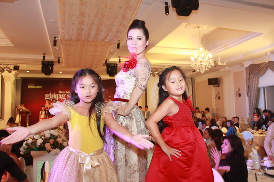 Điệu đà ghê.