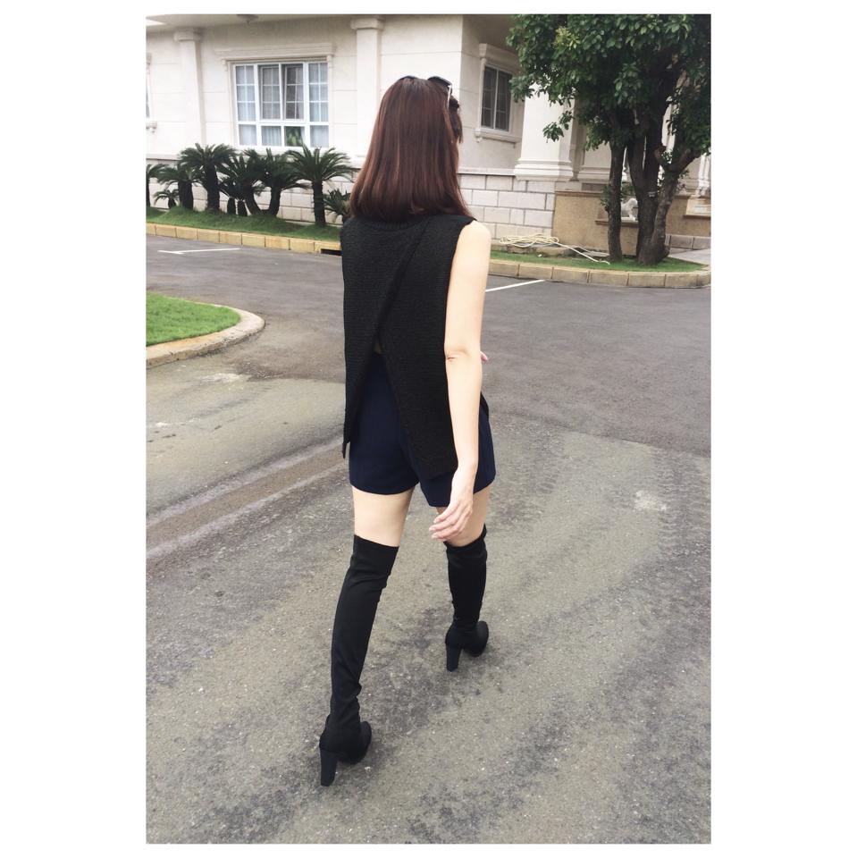 Lưu Hương Giang đang bị cảm nhưng vẫn mặc sexy ra phố.