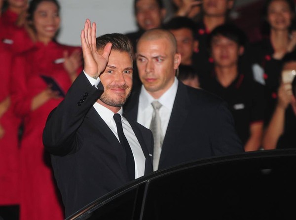 Becks luôn giữ vẻ tươi cười dù anh đang trải qua chuỗi ngày hết sức bận rộn.