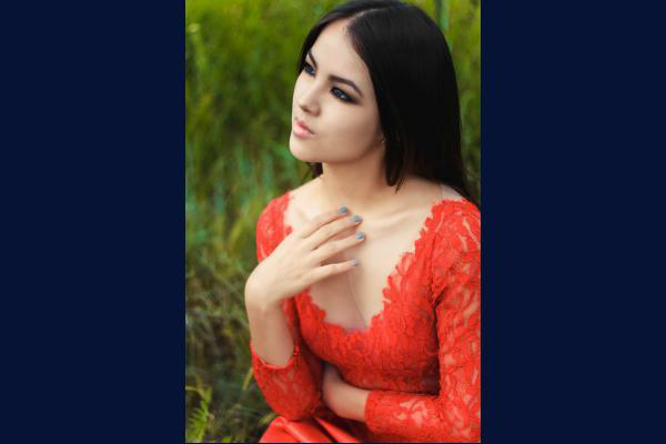 Cô chia sẻ, Kyrgyzstan là một quốc gia xinh đẹp với những ngọn núi cao, hồ nước trong vắt và con người thân thiện.