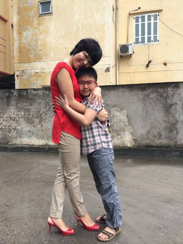MC Thảo Vân hạnh phúc bên con trai.