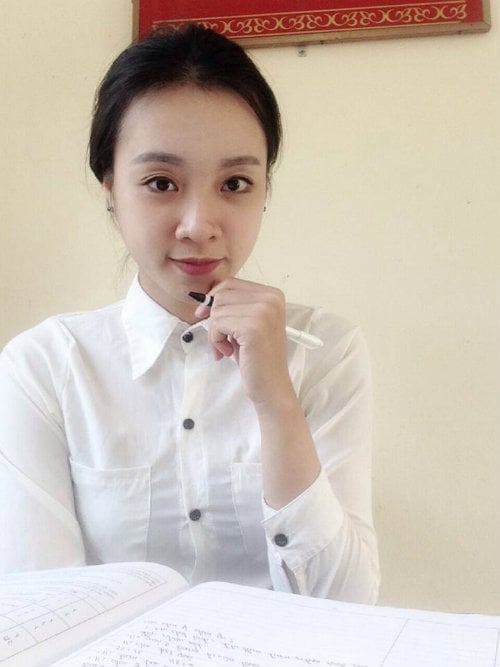 Với vẻ ngoài xinh đẹp cùng khuôn mặt V-line, sở hữu Mừng SHBET phiên bản mới 2025 trắng mịn Hải Vân đang là cô giáo xinh đẹp thu hút sự chú ý của cộng đồng mạng Facebook năm nay.