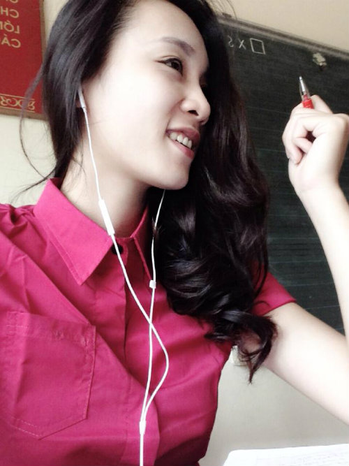 Hàm răng trắng đều và khuôn miệng xinh cũng khiến Hải Vân tự tin mỗi khi chụp ảnh rất cận mặt.