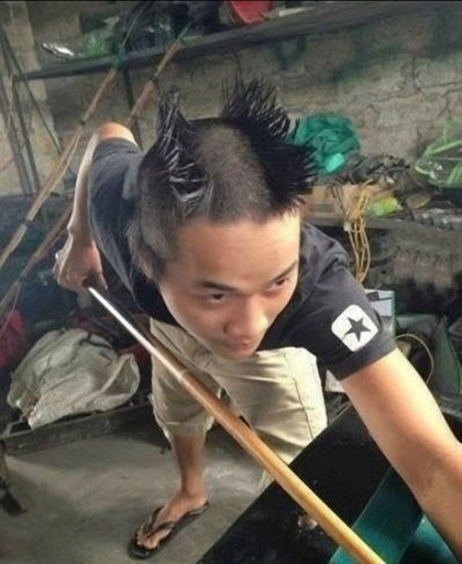 Kiểu tóc của cơ thủ.