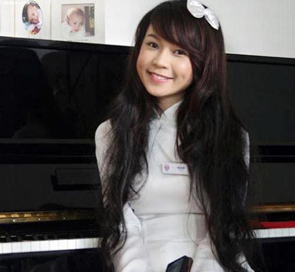 Hotgirl Sam khá xinh đẹp ngay từ khi đi học.