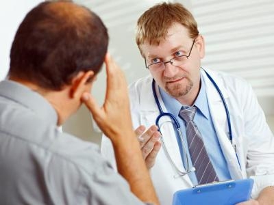 Mệt mỏi là một triệu chứng mơ hồ khác có thể chỉ ra ung thư ở nam giới. Tuy nhiên, nhiều vấn đề khác cũng có thể gây ra mệt mỏi. Giống như sốt, mệt mỏi có thể bị sau khi ung thư đã phát triển.
