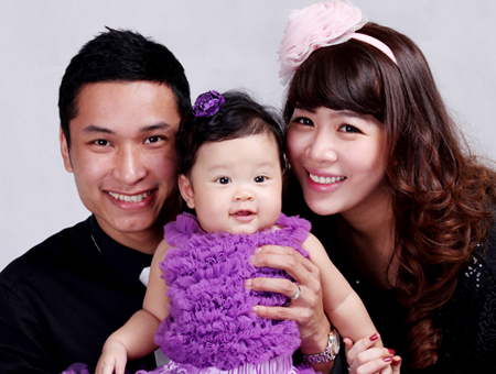 Su mô con của Mc Diệp Chi thừa hưởng những nét đẹp của cả bố mẹ, cô bé rất đáng yêu.