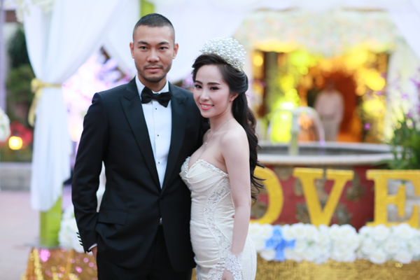 Cả hai rạng ngời hạnh phúc.