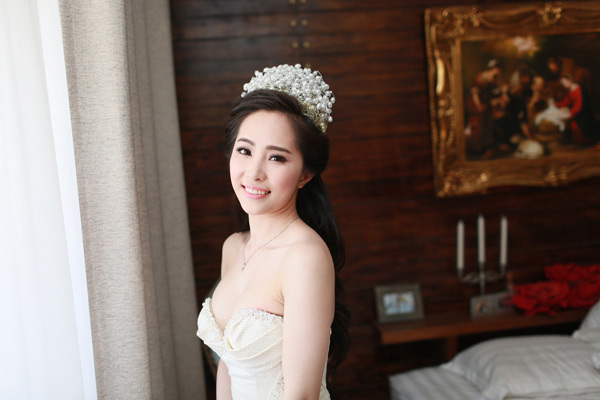 Quỳnh Nga xinh như công chúa trong ngày quan trọng này.