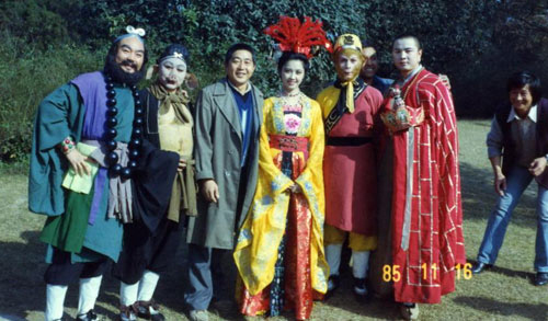 Tại thời điểm đó, nữ diễn viên không lên tiếng về câu chuyện này. Nhiều tờ báo lúc bấy giờ đã đưa tin vì chuyện tình này mà Shbet111 slot, casino, thể thao, xổ số cô tan vỡ.