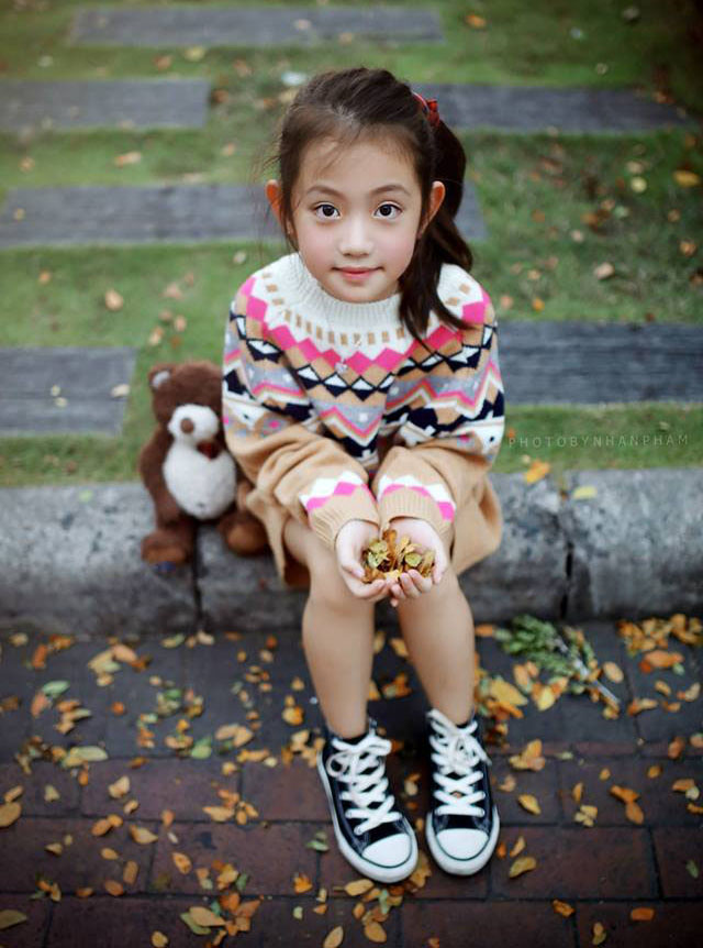Sau khi chụp xong những bức ảnh cho cháu, dì Ánh Hồng và một người bạn nữa đã lập hẳn một fanpage dành riêng cho Misu.
