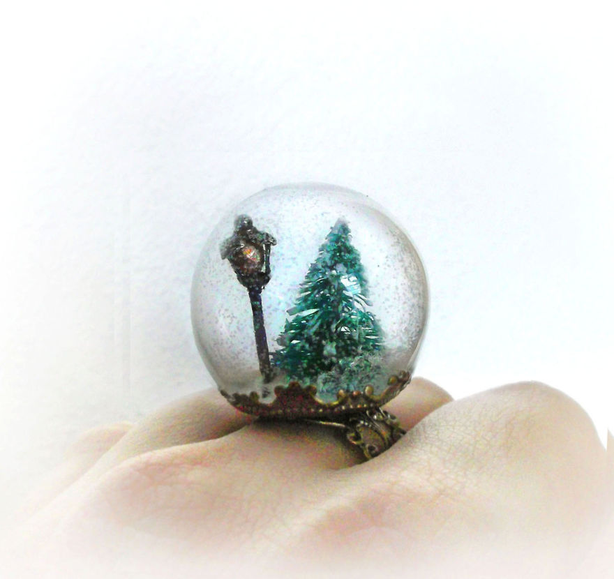 Chiếc nhẫn cây thông Noel.