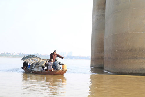 Hành trình tìm kiếm xác chị Huyền vô cùng gian nan.