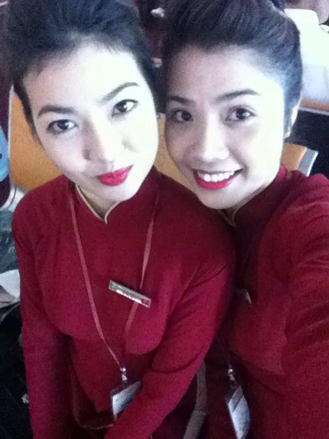 Trong số đó, điều kiện tiên quyết và rất quan trọng đó là gương mặt ưa nhìn, ngoại hình xinh xắn.
