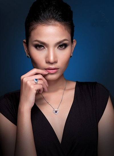 Tuy vậy, nhan sắc của cô thì không có người thứ hai.