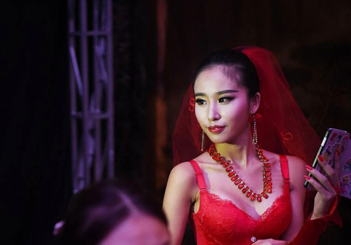 Chân dài 21 tuổi chỉ dừng bước ở vị trí top 20 của cuộc thi.