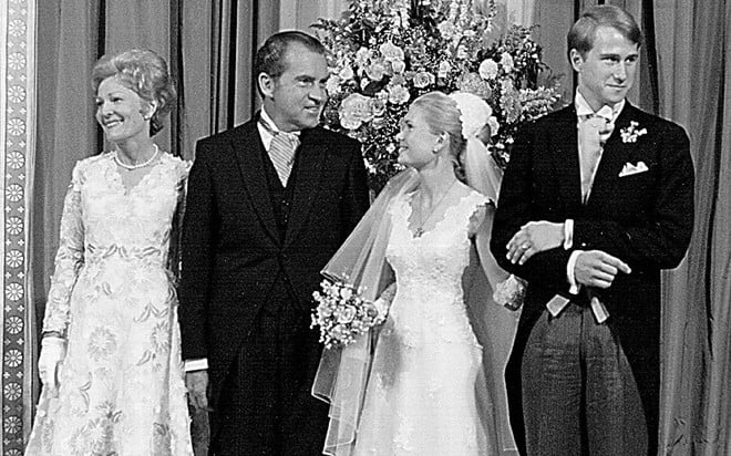 Con gái của Tổng thống Richard Nixon (nhiệm kỳ 1969 - 1974), cô Tricia, tổ chức Quatrian shbet hiện đang mở vào tháng 6/1971 tại Vườn Hồng.