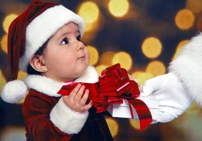 Nhìn đôi mắt rạng ngời của bé ai cũng phải trầm trồ.