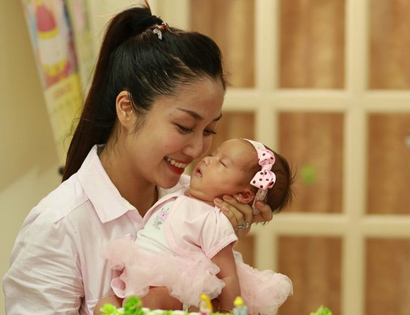 Cô con gái cưng Cô la của Ốc Thanh Vân.