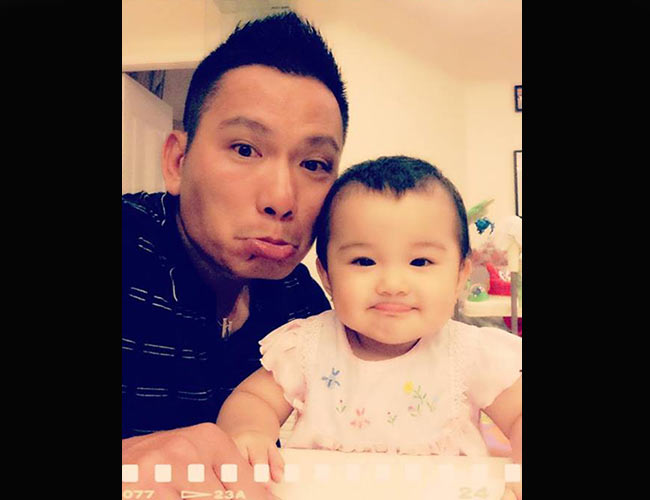 Bé Na đã được 14 tháng và biết làm rất nhiều trò.