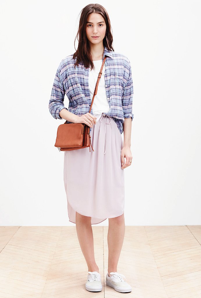 Jacket ngắn cũng sẽ lên ngôi khi hàng loạt nhà mốt lăng-xê kiểu dáng này trong các bộ sưu tập xuân hè. Kèm theo đó là cách mix đồ theo kiểu vintage.