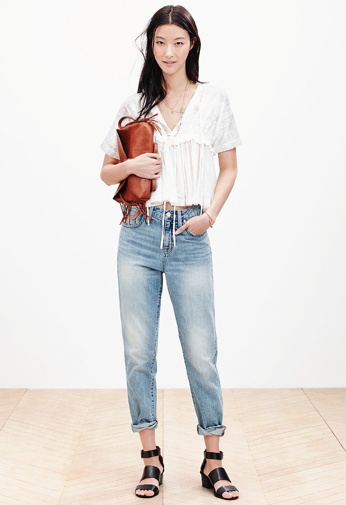 Các kiểu jeans mài nhẹ dáng thụng, gấu thắt và xắn ngẫu hứng sẽ là hot trend.