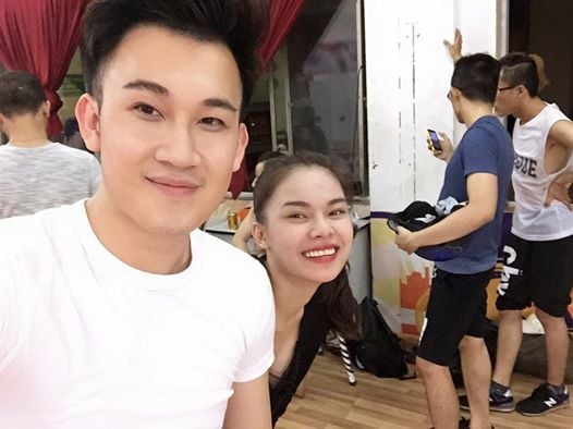 Dương Triệu vũ tập nhảy cho Cặp đôi hoàn hảo.