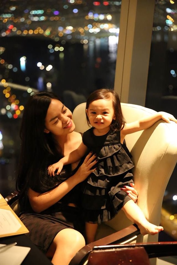 Ở nhà, Bella bị gọi là... 'đầu gấu'.
