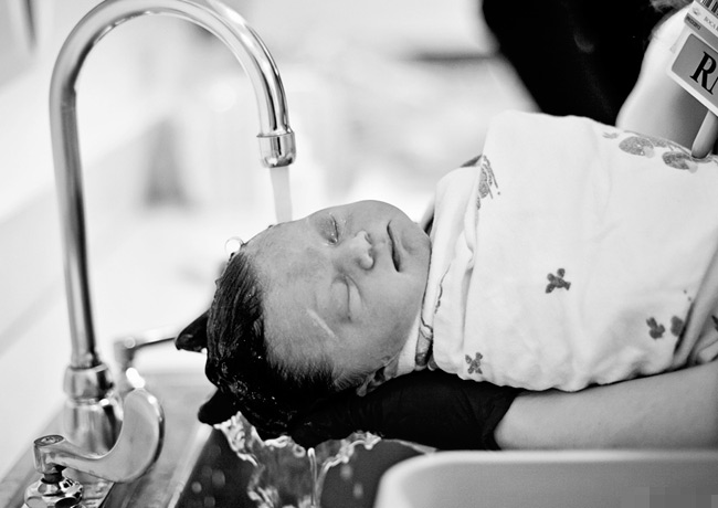 Maddie được gội đầu sạch sẽ hàng ngày.