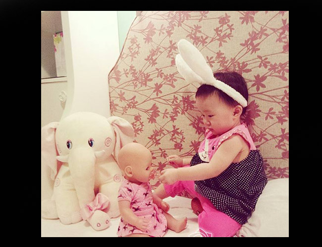 Cô cũng phải đẻ mổ, điều mà phần đa các diễn viên múa đều coi là kiêng kỵ. Tuy nhiên, chỉ một tháng sau khi sinh con, Linh Nga đã bắt đầu tập luyện trở lại