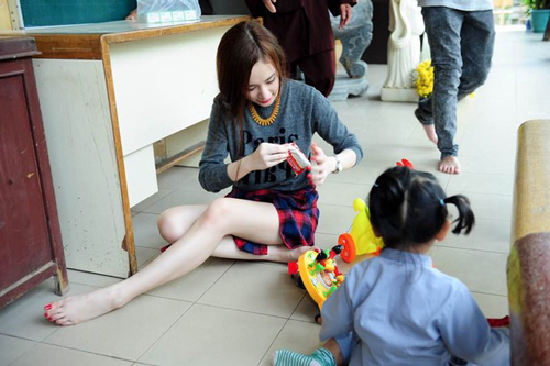 Angela Phương Trinh gây tranh cãi với Shbet999 com đăng nhập đi từ thiện