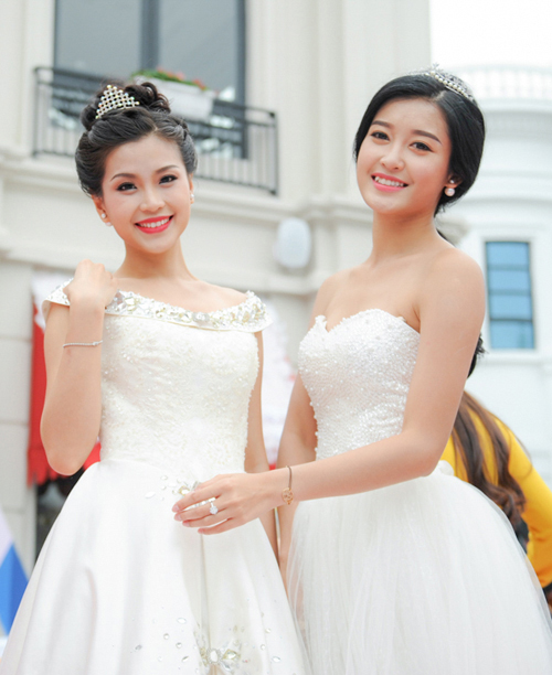 Huyền My đọ sắc Diễm Trang lần đầu sau Hoa hậu Việt Nam 2014