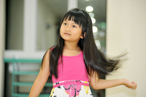 Kim Tuyến ly hôn khi con còn nhỏ, nhiều người nghĩ cô sẽ gặp khó khăn trong Shbet16 chơi game trực tuyến một mẹ một con, nhưng cô đã thể hiện được bản lĩnh riêng và chăm sóc con gái ngày một khôn lớn, khỏe mạnh.