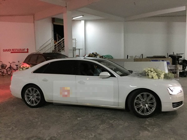 Đám cưới Thủy Tiên - Công Vinh sử dụng dàn siêu xe rước dâu có giá trị lên đến 10 tỷ.