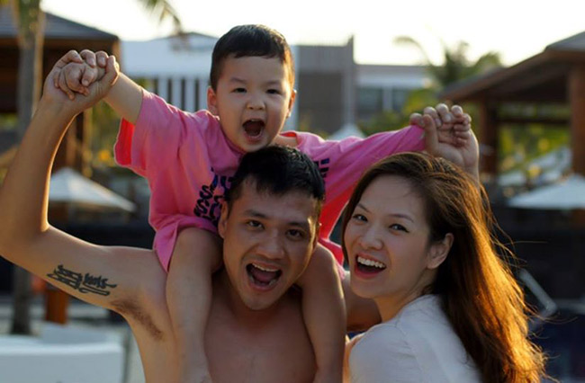 Càng lớn, bé Khải Nguyên trông cành giống bố.