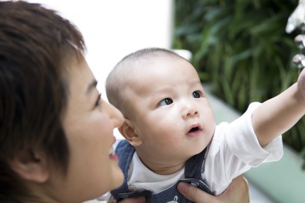 Hai mẹ con nhà Thúy Vinh trông thật hạnh phúc.