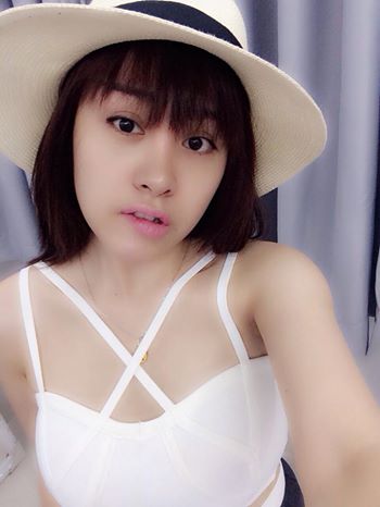 Bà Tưng kém xinh với hình ảnh tự sướng mới nhất.
