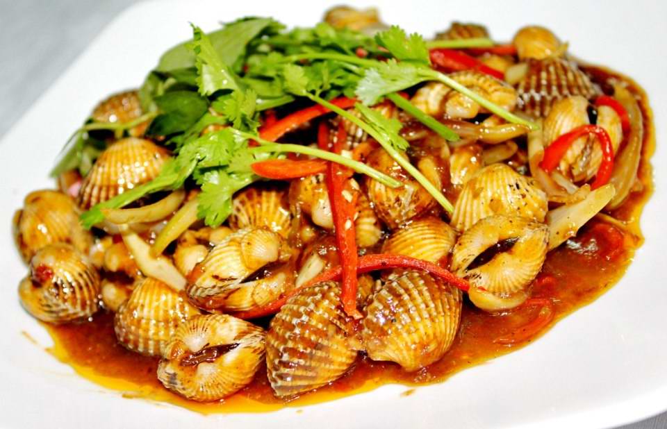 Sò huyết là một loại hải sản dành riêng cho những cặp vợ chồng mới cưới vì tính chất đặc biệt 'đại bổ' của nó...