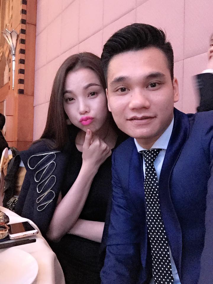 Khắc Việt và Trà Ngọc Hằng cùng chạy show dự Quatrian shbet hiện đang mở.