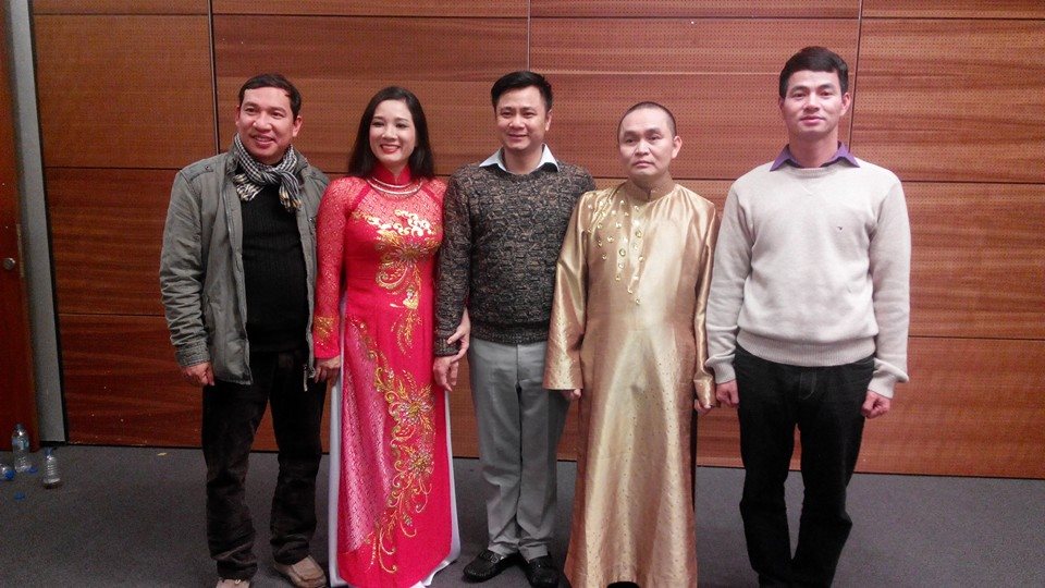 Các danh hài miền Bắc Quang Thắng, Thanh Thanh Hiền, Tự Long, Xuân Hinh, Xuân Bắc hội ngộ trong một chương trình truyền hình Tết.
