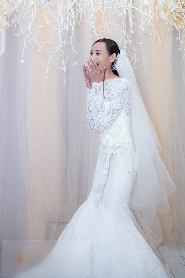 18h tối 11/1, Lê Thúy và chú rể Khải An tổ chức hôn lễ tại TP HCM.