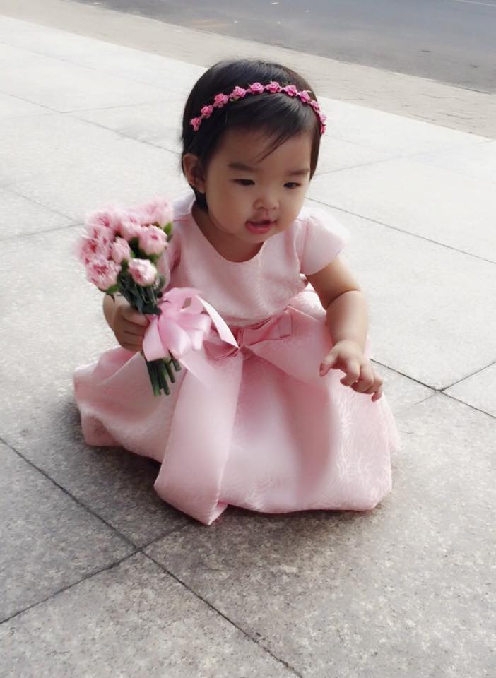 Càng lớn, bé Thỏ trông càng  xinh xắn và dễ thương.