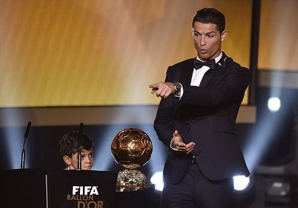 Cristiano Ronaldo nhận được 37.66% số phiếu bầu, bỏ xa người đứng thứ hai và thứ ba lần lượt là Lionel Messi (15.76% phiếu bầu), Manuel Neuer (15.72% phiếu bầu).