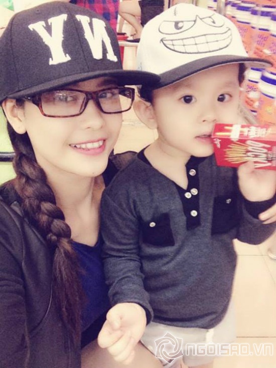 Càng lớn con trai Trương Quỳnh Anh càng lém lỉnh và dễ thương.