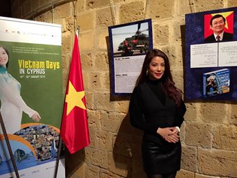 Trương Ngọc Ánh tại Lễ Khai mạc tuần lễ văn hoá Việt Nam tại thủ đô Nicosia (CH Síp) ,triển lãm tranh Biển đảo của anh Giản Thanh Sơn và chiếu phim 'Hương Ga'
